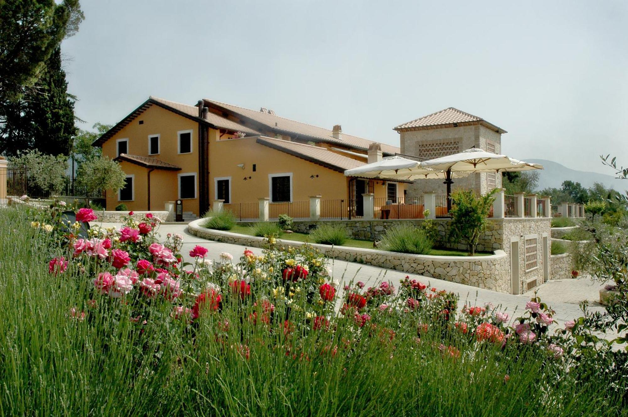 Vallantica Resort & Spa Сан-Джемини Экстерьер фото
